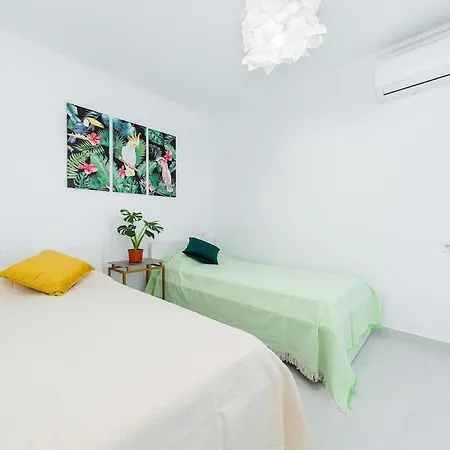 Panda House Apartment *