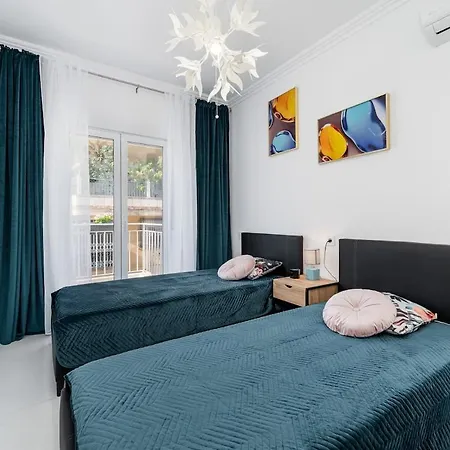 Panda House Apartament *